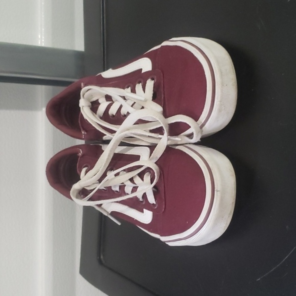 Vans Low Ward Burgundy Sneakers - Picture 2 of 10